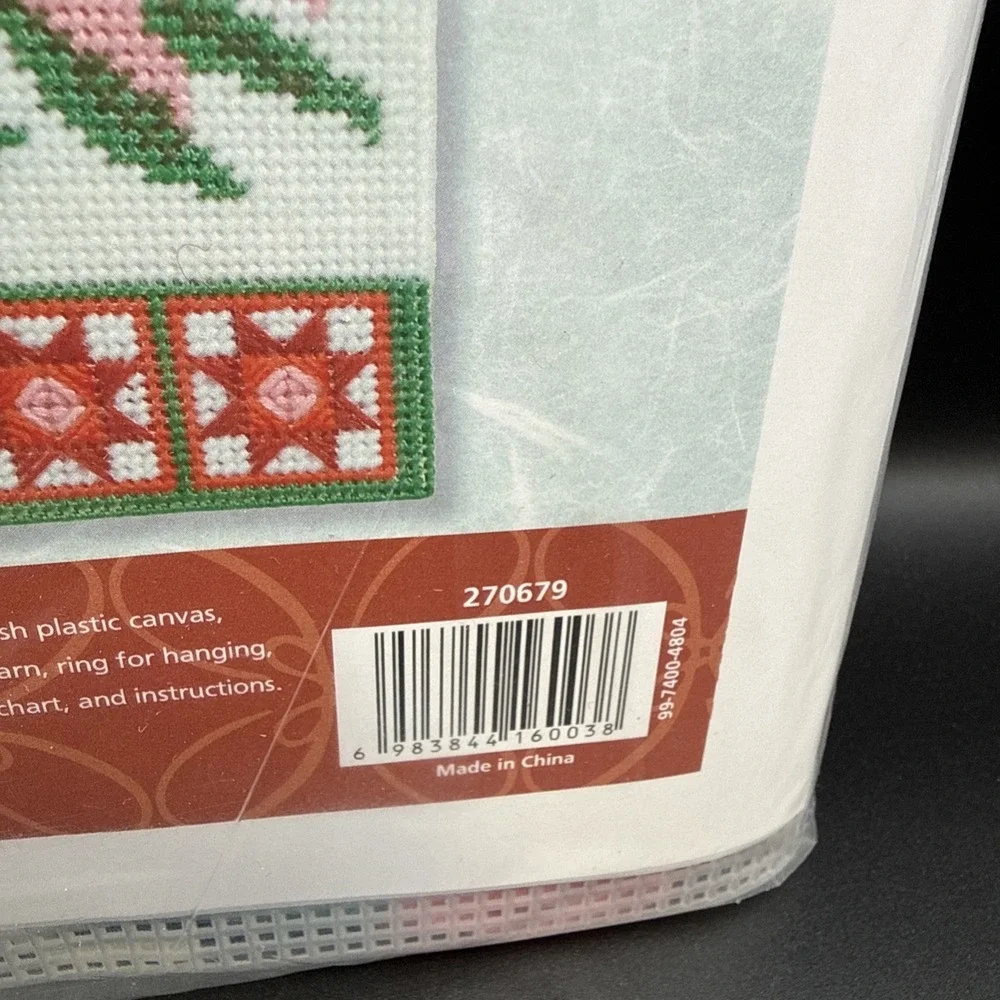 Herrschners Plastic Canvas Winter Welcome Wall Hanging 12 X 18